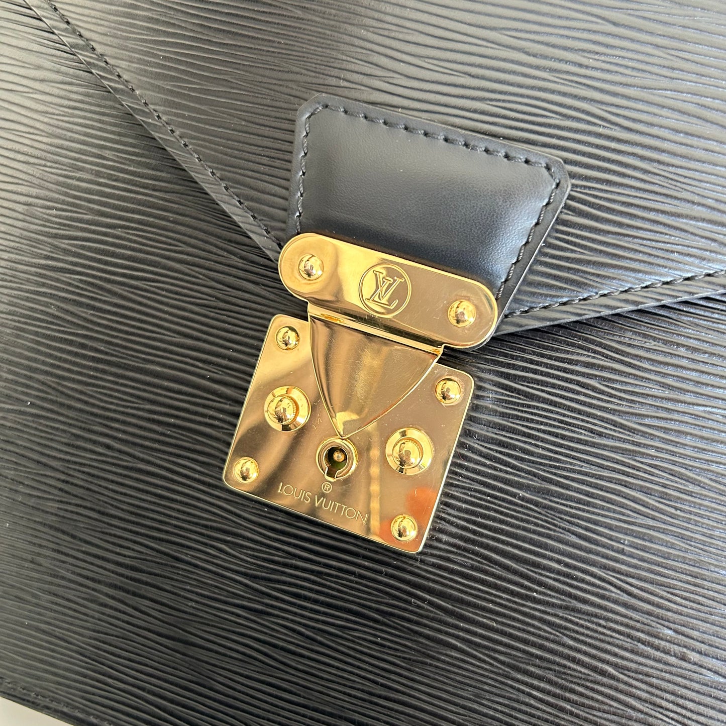 LV Epi Serviette Ambassadeur Briefcase