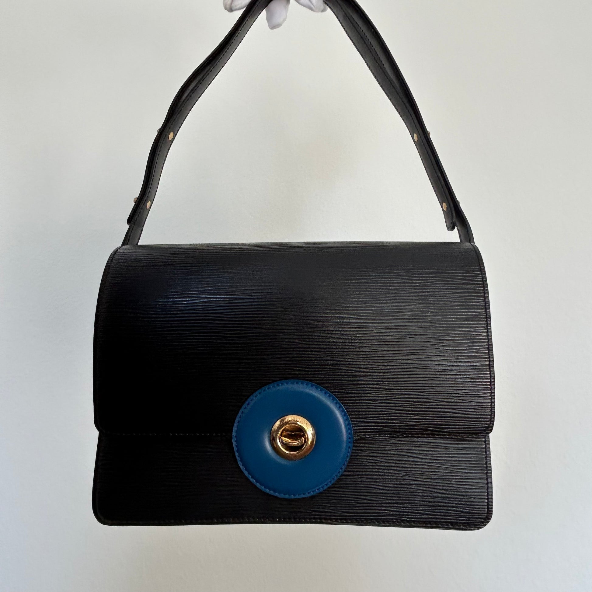 LV Bag. LOUIS VUITTON Vintage Friedland Black Shoulder / 